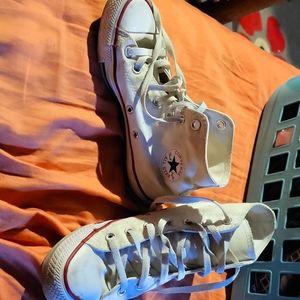 Used White Converse size 8